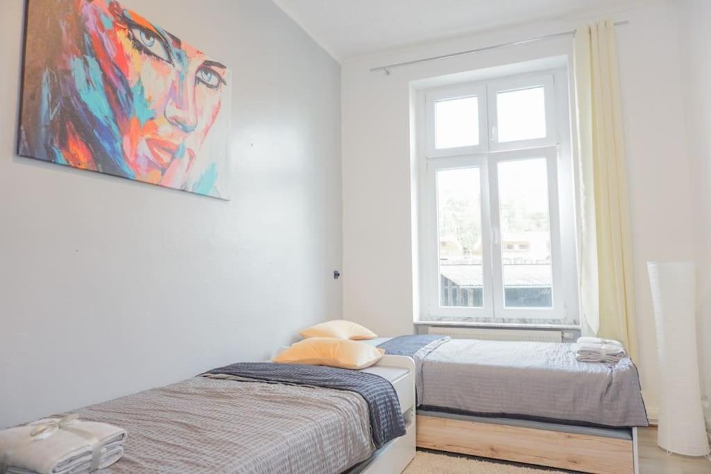 Apartment In Wuppertal - Charmante 3-Zimmer-Oase Mit Kamin Und Badewanne Bagian luar foto