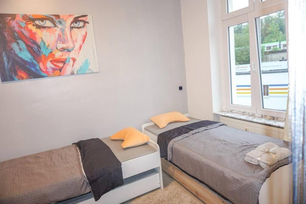 Apartment In Wuppertal - Charmante 3-Zimmer-Oase Mit Kamin Und Badewanne Bagian luar foto
