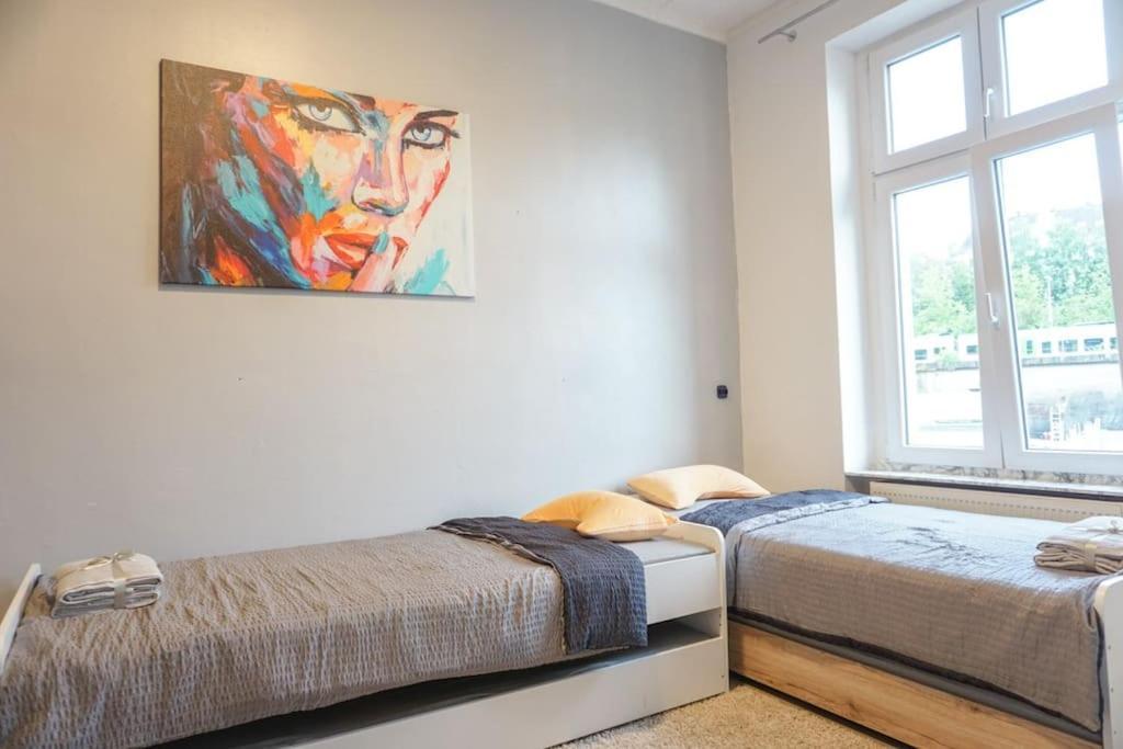 Apartment In Wuppertal - Charmante 3-Zimmer-Oase Mit Kamin Und Badewanne Bagian luar foto