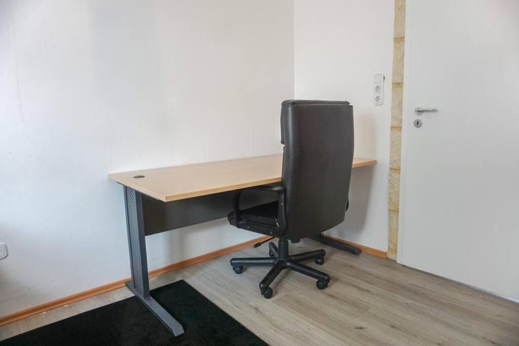 Apartment In Wuppertal - Charmante 3-Zimmer-Oase Mit Kamin Und Badewanne Bagian luar foto